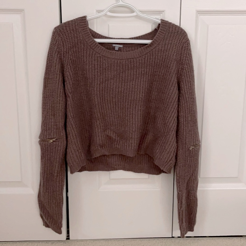 Brown cropped sweater with zippers